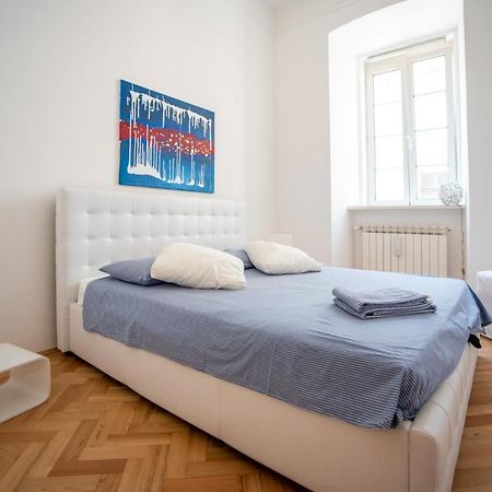 Art & History - New - Modern Classic Apartment Trieste Bagian luar foto
